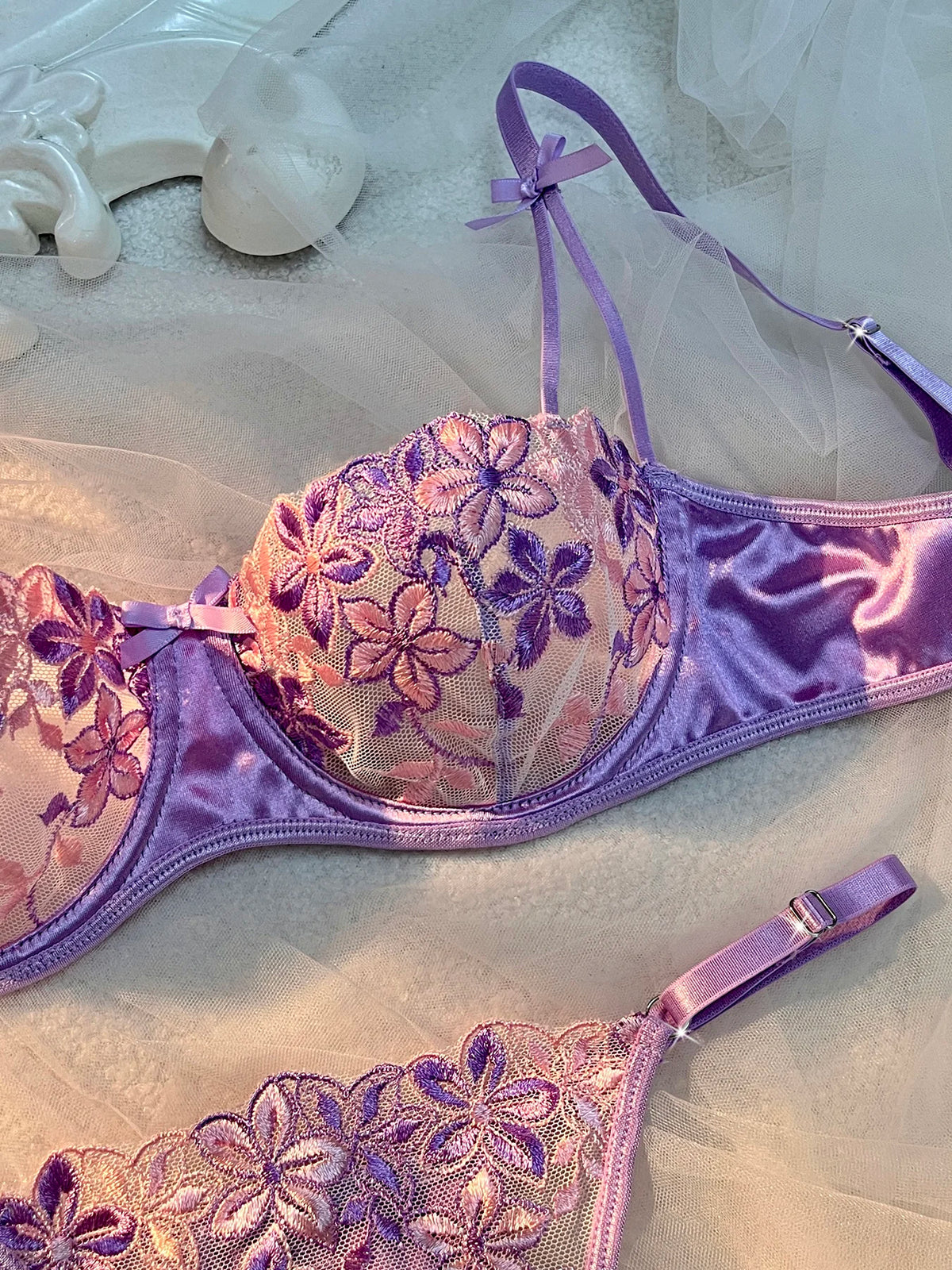 Violette Floral Embroidered Bra Set, view 5