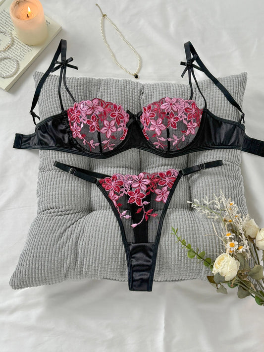 Violette Floral Embroidered Bra Set in Black